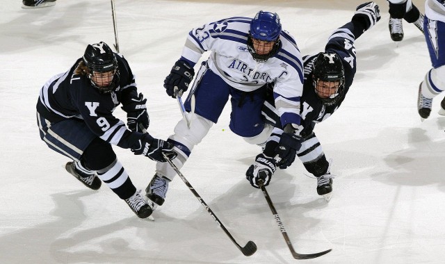 华体会：欧冠夜战报，皇马领先遭翻盘，阿森纳六连胜如虹，大巴黎冷门搅动前八格局