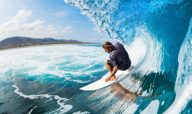 华体会体育-战术博弈定乾坤！多特蒙德窒息防守锁死黄色潜水艇，中前场高效转换奠定胜局