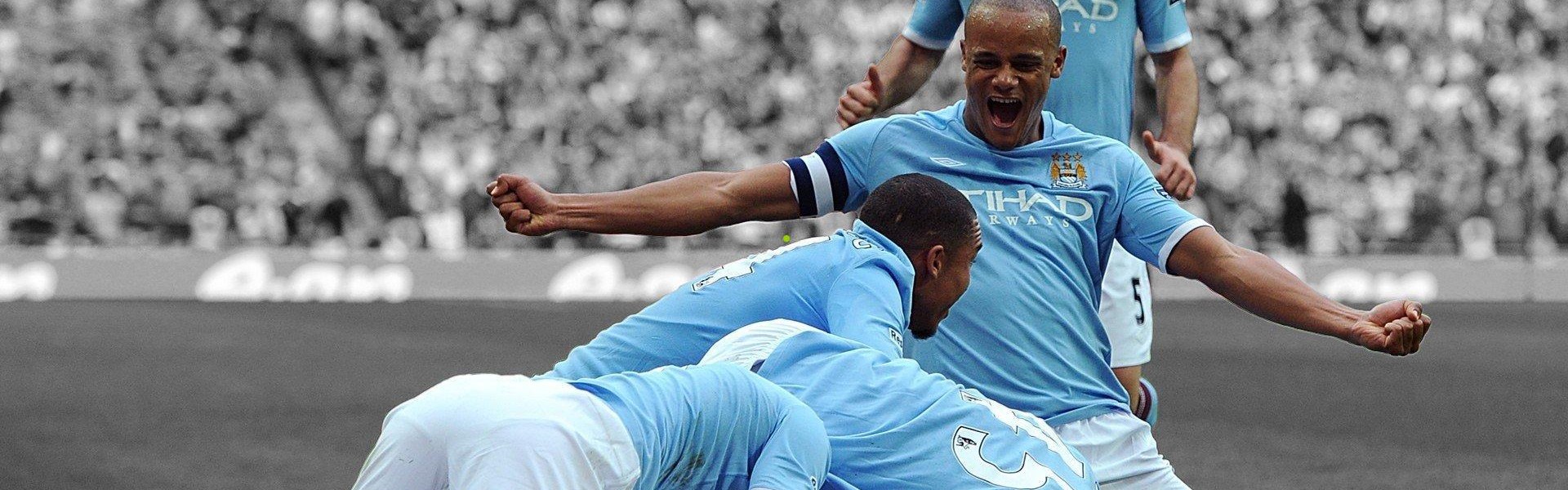 华体会体育-夜读李铁从容姿态引热议，昨夜早早安睡，展现体育人平和心态